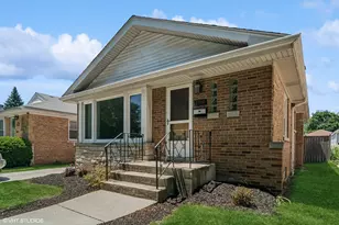 6334 N Kildare Ave, Chicago, IL 60646 - Photo 1