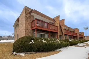 518 N Roberts Dr, Glenwood, IL 60425 - Photo 2