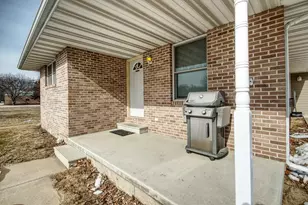 484 W 3rd St, Braidwood, IL 60408 - Photo 2