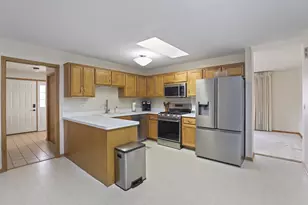 11405 Foxwoods Dr, Oak Lawn, IL 60453 - Photo 6