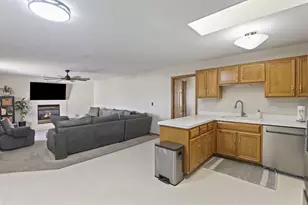 11405 Foxwoods Dr, Oak Lawn, IL 60453 - Photo 10