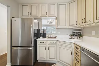1506 N Saint Marks Place, Palatine, IL 60067 - Photo 2