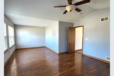 419 Driftwood Drive, Dekalb, IL 60115 - Photo 14