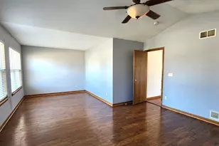 419 Driftwood Dr, Dekalb, IL 60115 - Photo 14