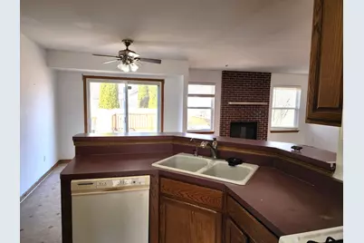 419 Driftwood Drive, Dekalb, IL 60115 - Photo 10