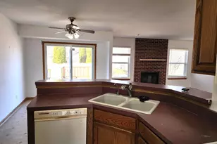 419 Driftwood Dr, Dekalb, IL 60115 - Photo 10