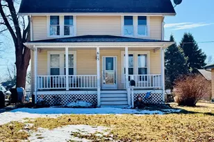 615 E Seminary Ave, Hoopeston, IL 60942 - Photo 2