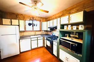 615 E Seminary Ave, Hoopeston, IL 60942 - Photo 4