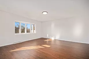 521 Pawnee Dr, Lake in the Hills, IL 60156 - Photo 8