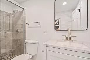 521 Pawnee Dr, Lake in the Hills, IL 60156 - Photo 24