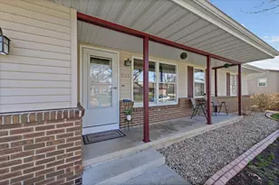 203 Valley Rd, Monticello, IL 61856 - Photo 2