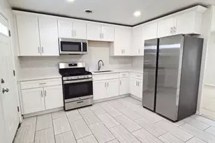 2069 217th St, Sauk Village, IL 60411 - Photo 4