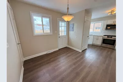 360 W Fremont Avenue, Elmhurst, IL 60126 - Photo 6