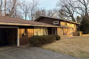 3709 9th Ave, Moline, IL 61265 - Photo 2