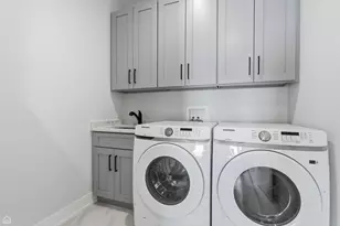 1220 Courtland Ave, Park Ridge, IL 60068 - Photo 20