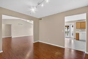 2018 Lafayette Dr, Belvidere, IL 61008 - Photo 14