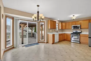 2018 Lafayette Dr, Belvidere, IL 61008 - Photo 6