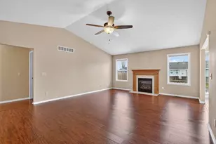 2018 Lafayette Dr, Belvidere, IL 61008 - Photo 10