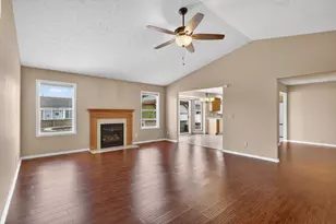 2018 Lafayette Dr, Belvidere, IL 61008 - Photo 2