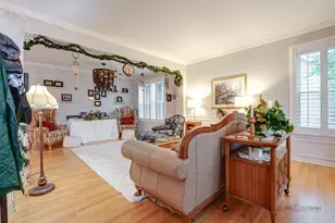 7449 Brentwood Ln, Gurnee, IL 60031 - Photo 12