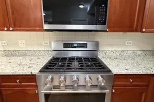 135 S York St, Elmhurst, IL 60126 - Photo 4