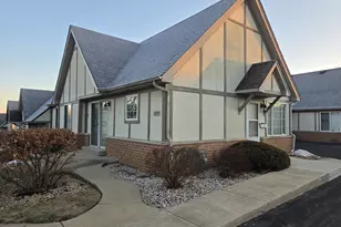 1684 Willow Cir Dr, Crest Hill, IL 60403 - Photo 2