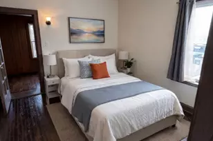 9041 S Muskegon Ave, Chicago, IL 60617 - Photo 8