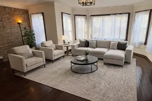 9041 S Muskegon Ave, Chicago, IL 60617 - Photo 2