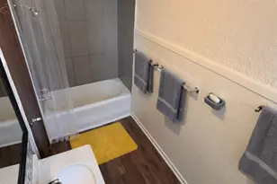 9041 S Muskegon Ave, Chicago, IL 60617 - Photo 20