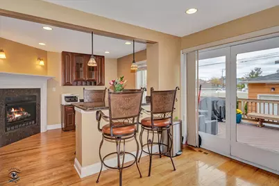 9521 S Sawyer Avenue, Evergreen Park, IL 60805 - Photo 10