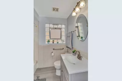 9521 S Sawyer Avenue, Evergreen Park, IL 60805 - Photo 12