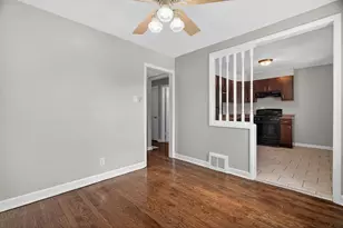 27 164th Pl, Calumet City, IL 60409 - Photo 6