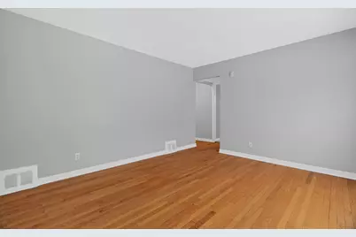 106 164th Street, Calumet City, IL 60409 - Photo 2