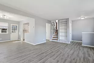 542 Winston Ln, Chicago Heights, IL 60411 - Photo 6