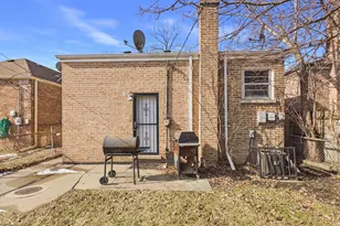 14235 S Wallace Ave, Riverdale, IL 60827 - Photo 4