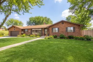 85 Carriage Dr, Morris, IL 60450 - Photo 1