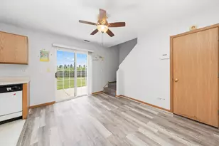 923 E Savannah Dr, Romeoville, IL 60446 - Photo 4