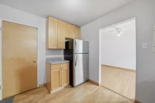 2429 W Farragut Ave, Chicago, IL 60625 - Photo 10