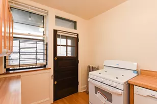 2850 W Cullom Ave, Chicago, IL 60618 - Photo 6