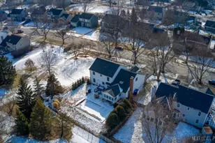 1919 Sheffield Ln, Geneva, IL 60134 - Photo 2