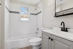 1208 S Union St, Aurora, IL 60505 - Photo 8