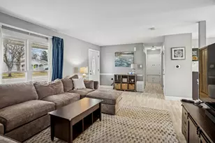 988 Cooper Ct, Elk Grove Village, IL 60007 - Photo 8