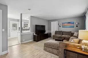 988 Cooper Ct, Elk Grove Village, IL 60007 - Photo 4