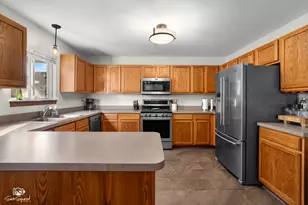 1064 N 129th Infantry Dr, Joliet, IL 60435 - Photo 4