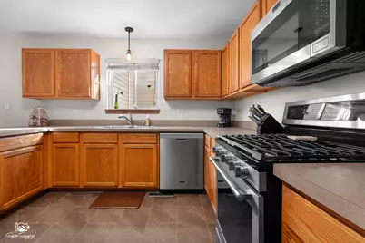 1064 N 129th Infantry Drive, Joliet, IL 60435 - Photo 18