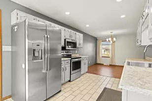 4361 Pfister Ln, Roscoe, IL 61073 - Photo 10