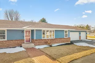 4361 Pfister Ln, Roscoe, IL 61073 - Photo 4