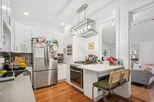 1922 W Wolfram St, Chicago, IL 60657 - Photo 2