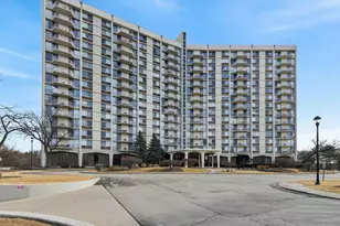 40 N Tower Rd, Oak Brook, IL 60523 - Photo 4