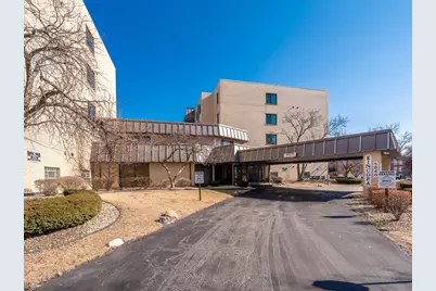 5840 W 104th Street #106, Oak Lawn, IL 60453 - Photo 1